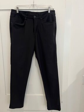 Mens Lululemon Black ABC slim-fit Trouser in size 32 x 30 excellent condition